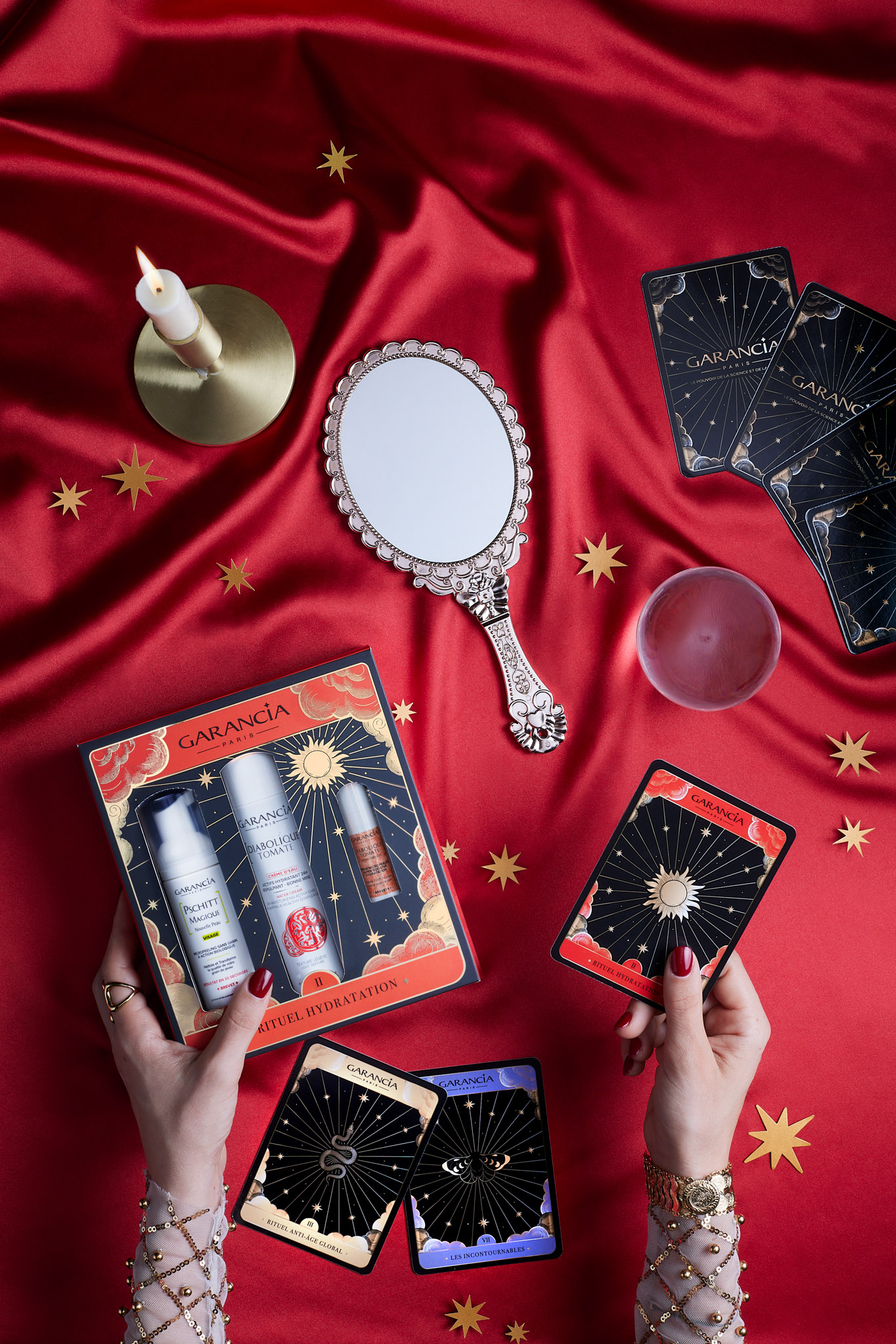 shooting cosmetique garancia noel soins pour la peau produit skincare coffret noel tarot rouge cadeau noel