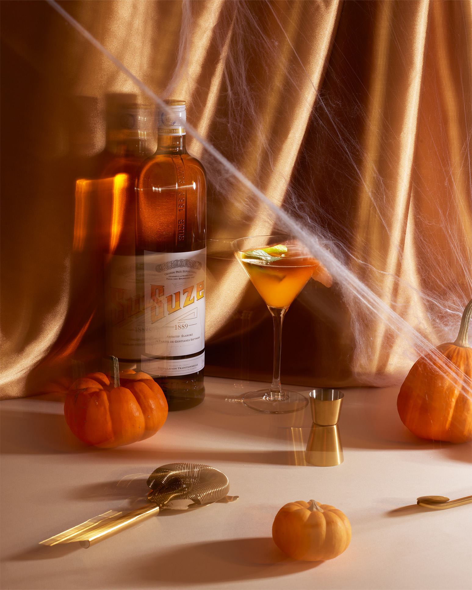 photo produit halloween suze citrouilles araignée cocktail flou