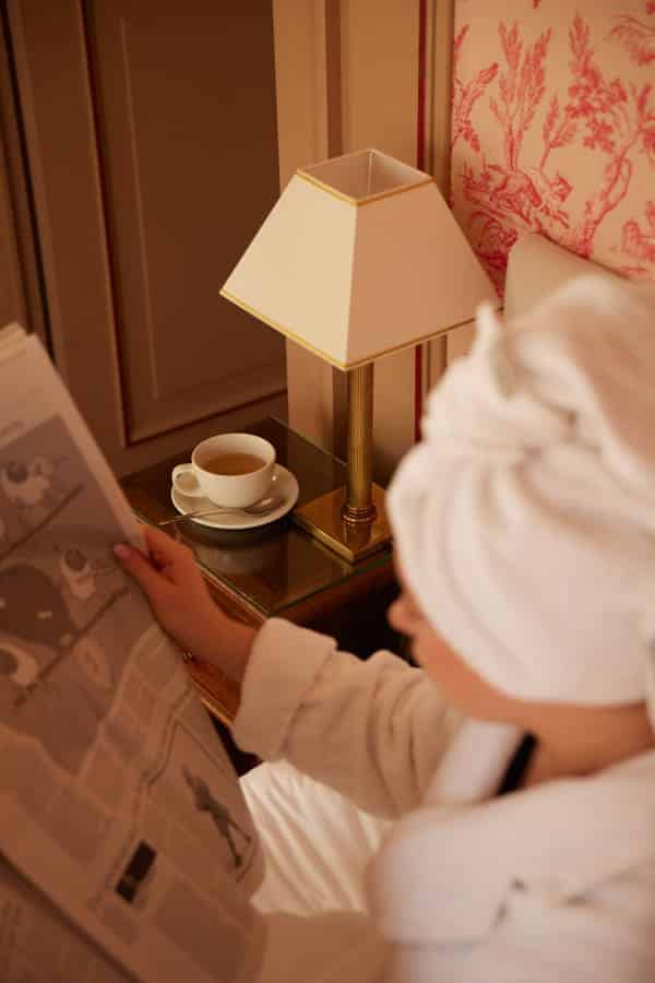 photographe hotel chambre café matin