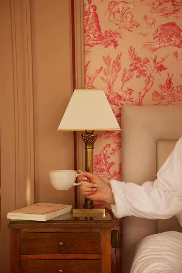 photographe hotel matin dessert robe de chambre